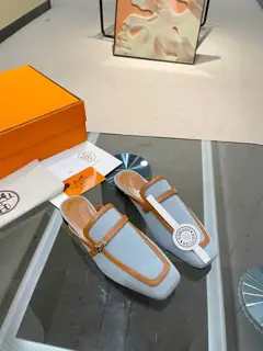Hermès Spring and Summer Square Toe Half Slippers have a good wrapping feeling