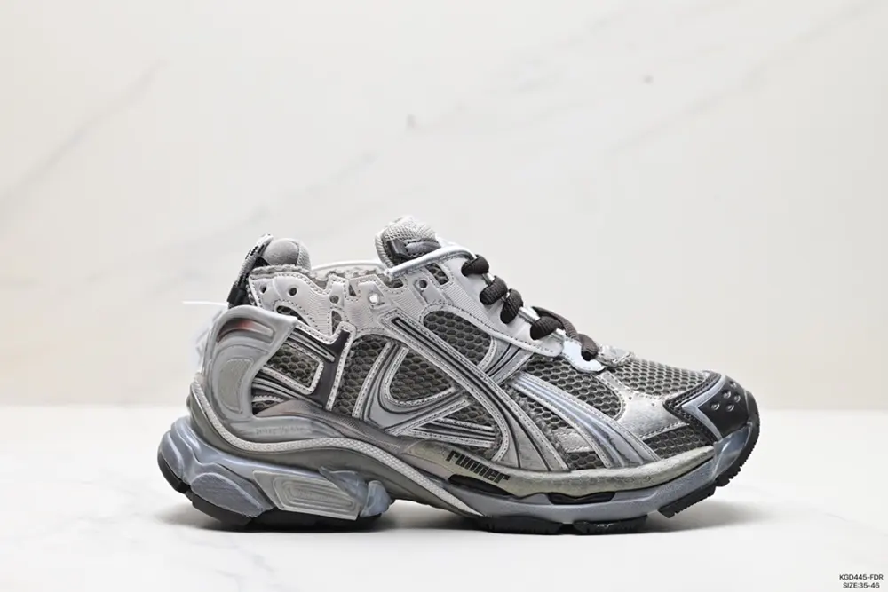 Balenciaga Original consistent accessories dust bag and shoelaces included#All developed