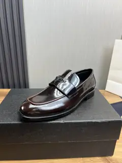 Prada men’s business casual leather shoes