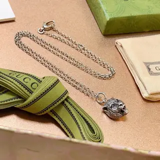 The latest Gucci necklace with a higher-end chain