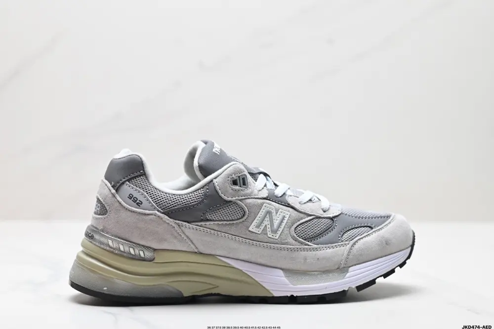 New Balance New Balance Jound × New Balance 992 Retro style upper M992BL