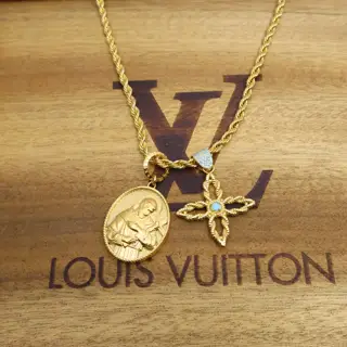 Louis Vuitton LV necklace new model