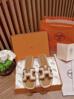 Hermès slippers