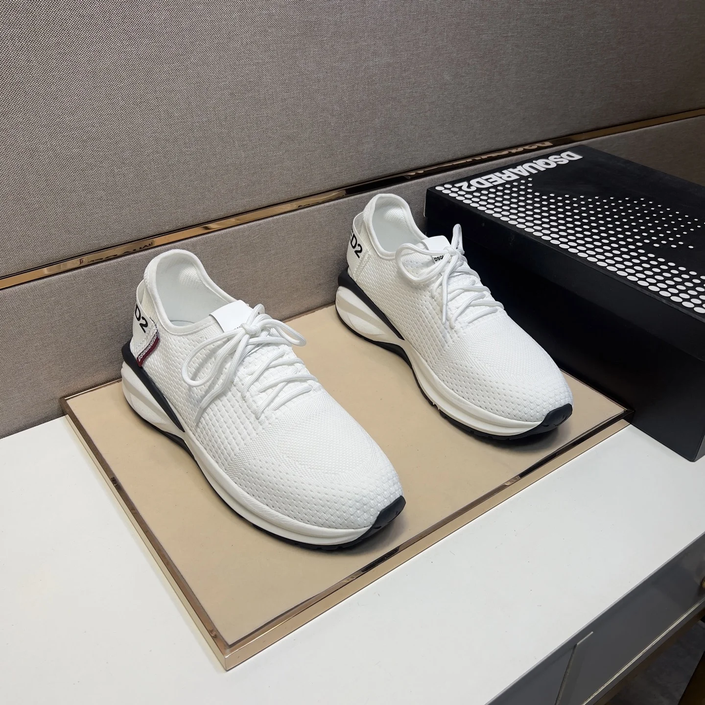 DSQUARED2 couple casual shoes 2024z cabinet simultaneous sale 1 color The upper