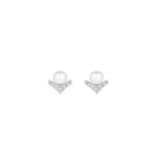 Chaumet V-shaped pearl earrings