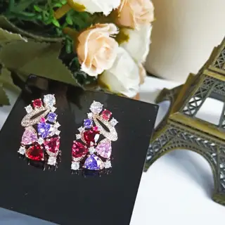 Bvlgari diva series high-end custom-made popular counter tassel colored gemstone earrings