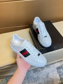 Gucci sneakers. Counter purchase Casual Original leather imported from Italy