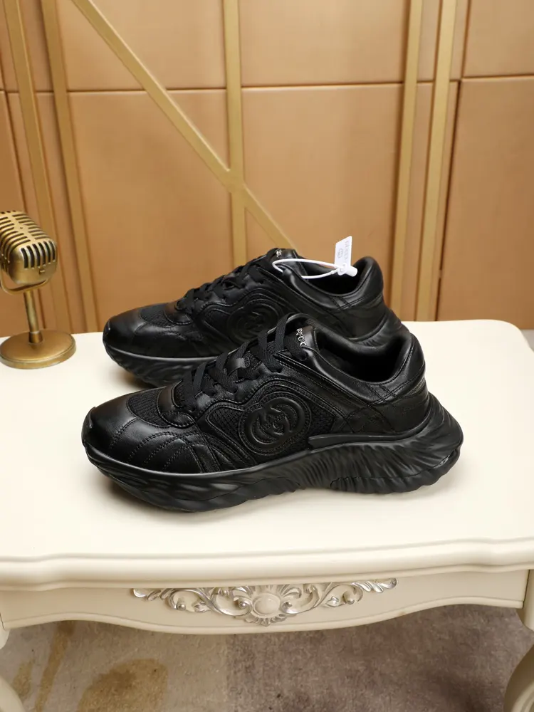 GUCCI casual sports shoes. The upper