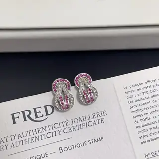 FRED diamond 8-shaped buckle earrings
