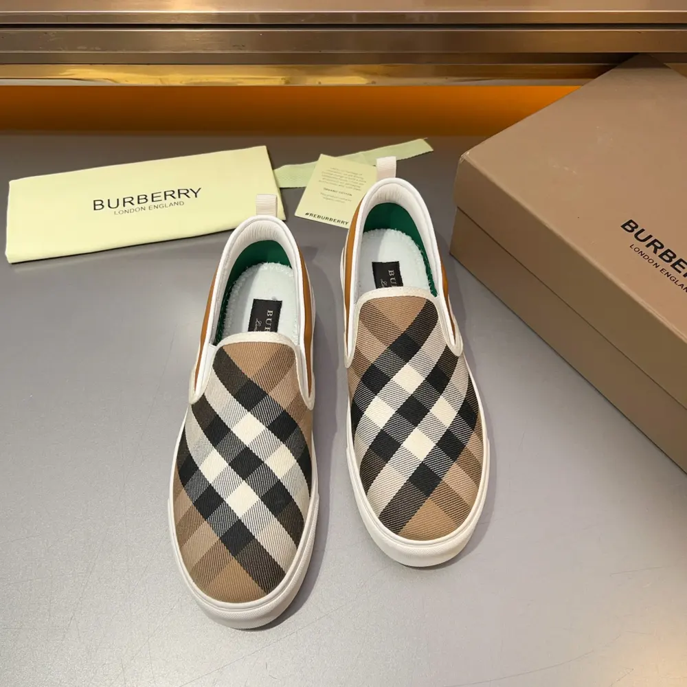 BURBERRY couple shoes for men and women