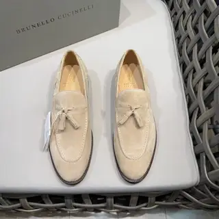 Brunello Cucinelli leather-soled penny loafers|The material is imported suede