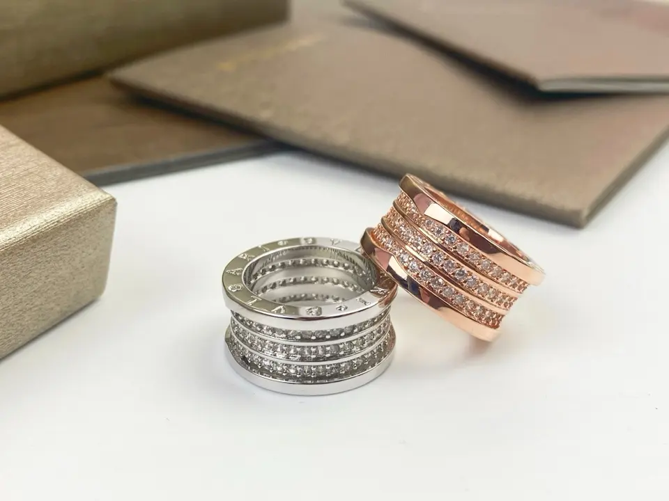 Bvlgari B.ZERO1 series three-ring full diamond ring [playful] perfectly restores the