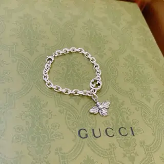 The latest classic Gucci bracelet. Exquisite style and texture. It is absolutely top-notch