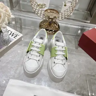 Roger Vivier casual white shoes are comfortable and versatile. Top’s latest Viv’Skate
