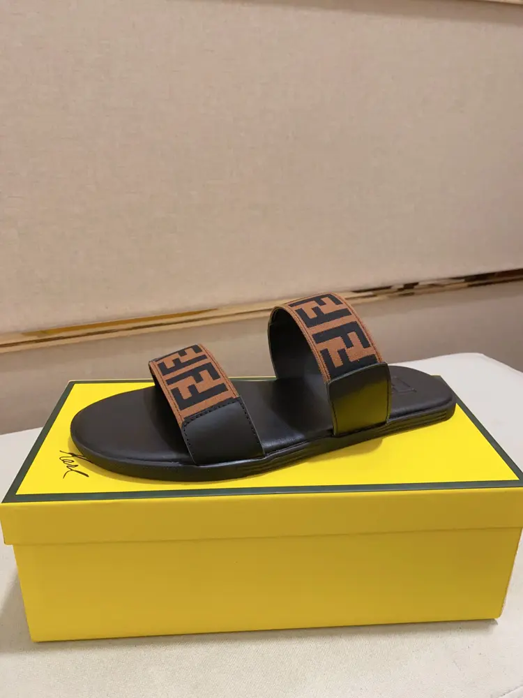Fendi slippers