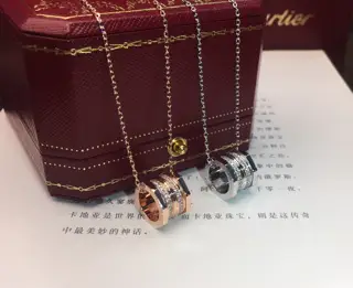 Cartier screw necklace The design is inspired by the Cartier screw bracelet. The classic