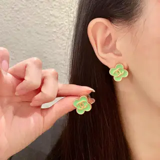Chanel second-hand earrings