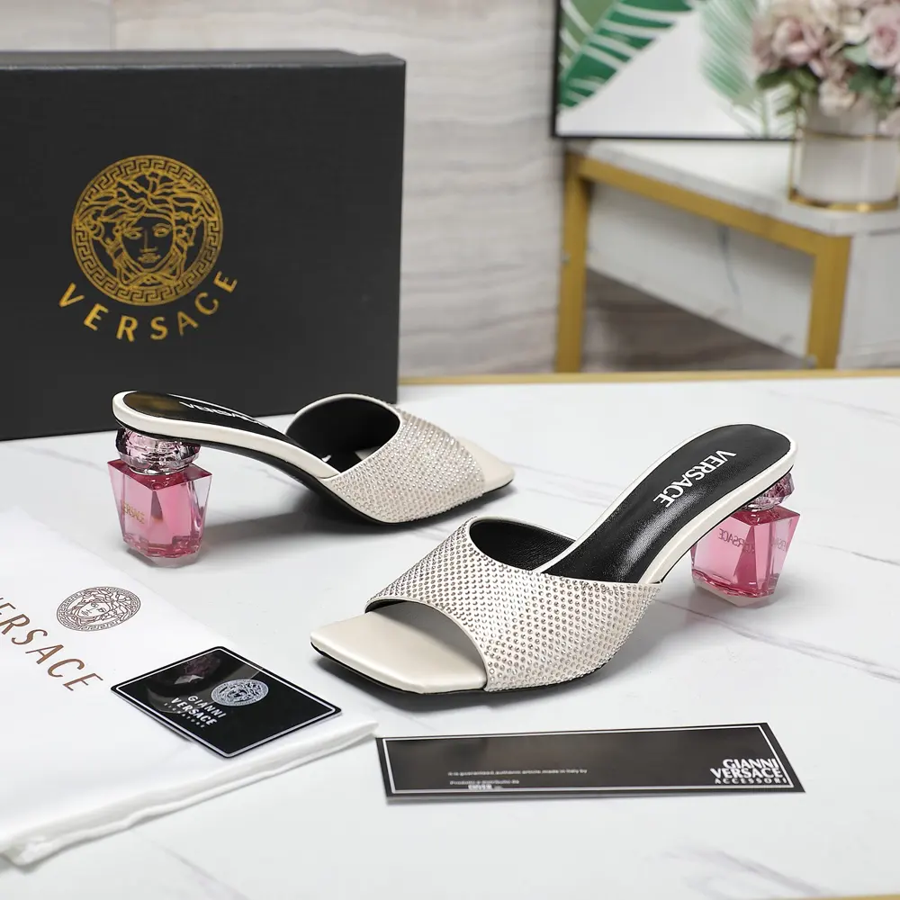 Versace Milan Fashion Show transparent perfume crystal thick heel new perfume heel
