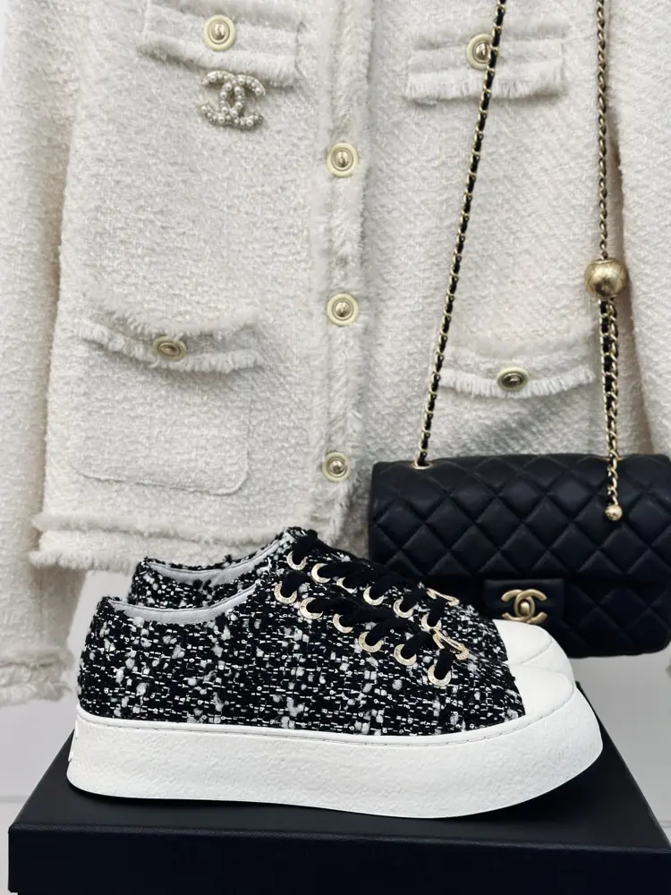 Chanel casual big toe shoes