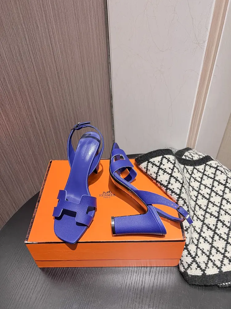 Hermès high-heeled sandals Hermès high-heeled sandals are the simplest