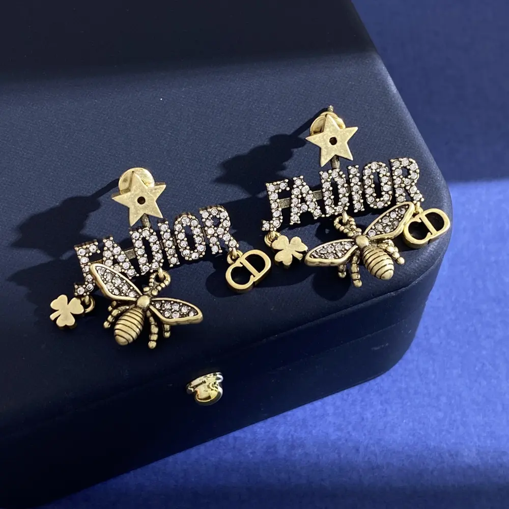 DIOR exquisite fashion retro five-pointed star JADIOR diamond clover bee CD letter tassel