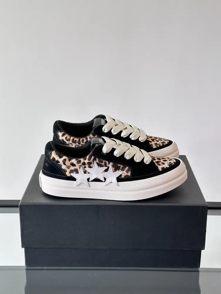 AMIRI couple’s star shoes casual skateboard shoes are so beautiful. Slightly flat body