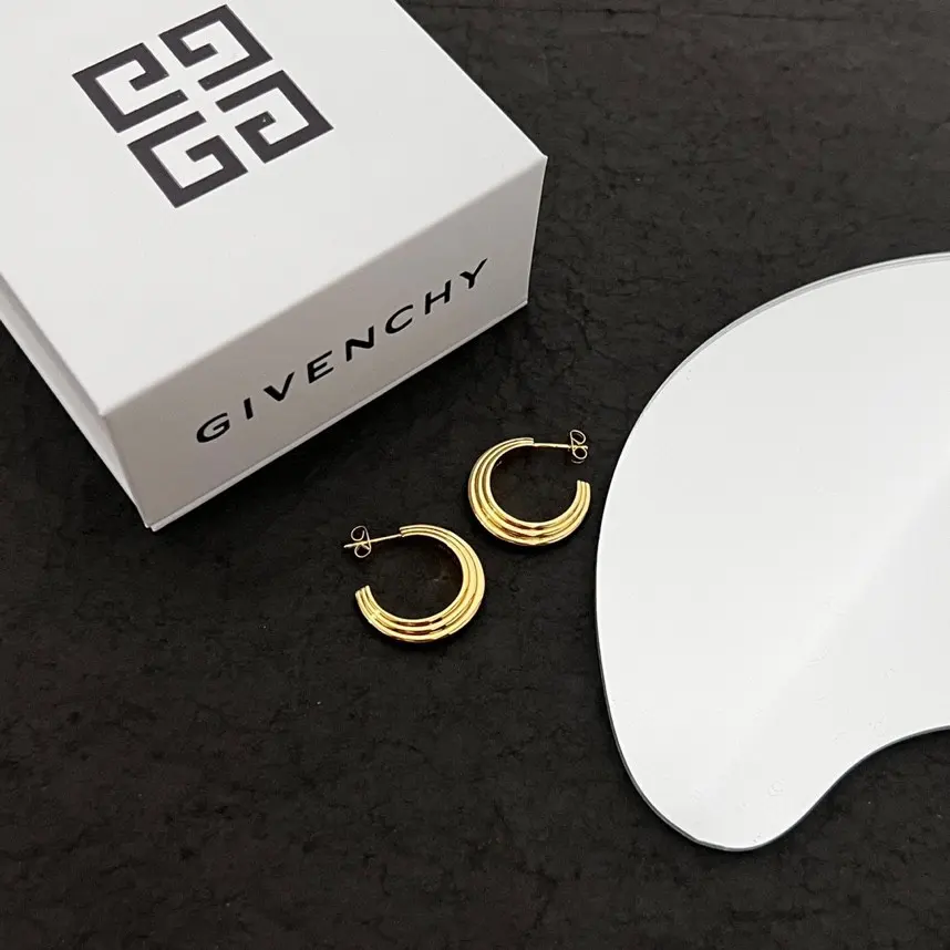 Givenchy hot stud earrings