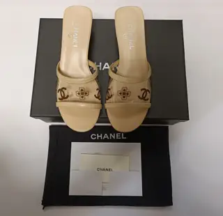 Chanel flip flops CHANEL original transparent crystal heel Full sheepskin surface