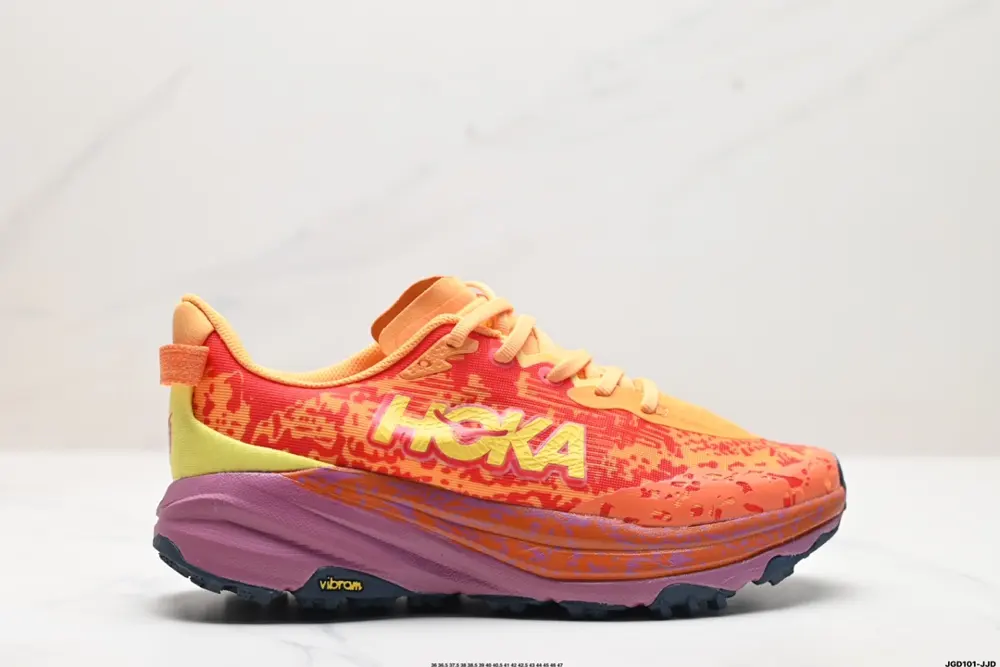 The HOKA brand comes from the Maori language of New Zealand. HOKA means earth 1147791