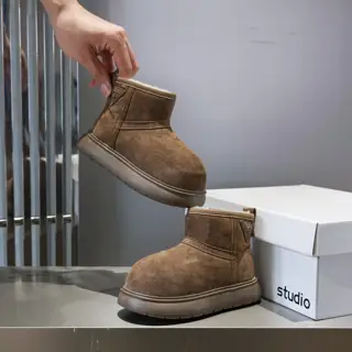 UGG Capybara Little Yellow Dolphin Snow Boots