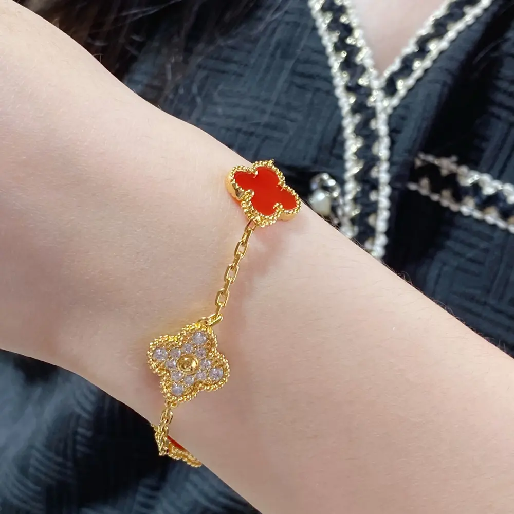 Van Cleef & Arpels High-end Mother-of-Pearl Interval Diamond Five-flower Clover Bracelet