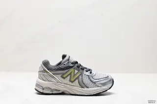 New Balance children’s shoes use hard cowhide leather spliced ​​with breathable mesh fabric