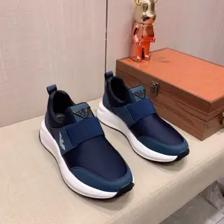 ARMANI’s popular casual shoes