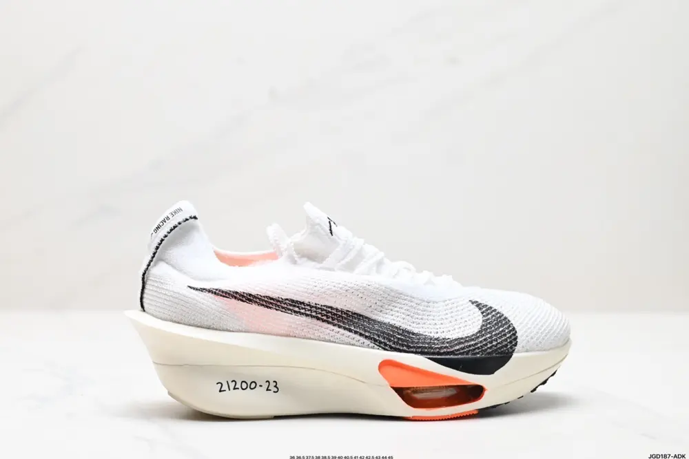 New product release Nike Air Zoom Alphafly NEXT% adopts the design language of the previous FD8356-100