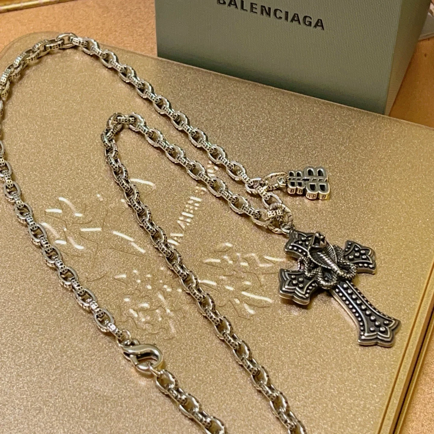 Balenciaga new necklace The same as the counter