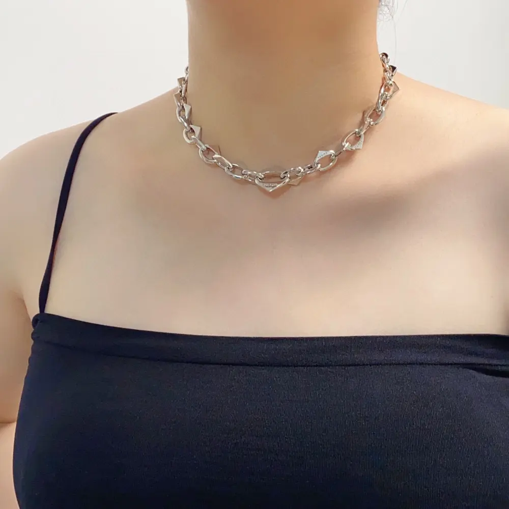 PRADA triangle high version fashion thick necklace Each triangle is engraved with the logo