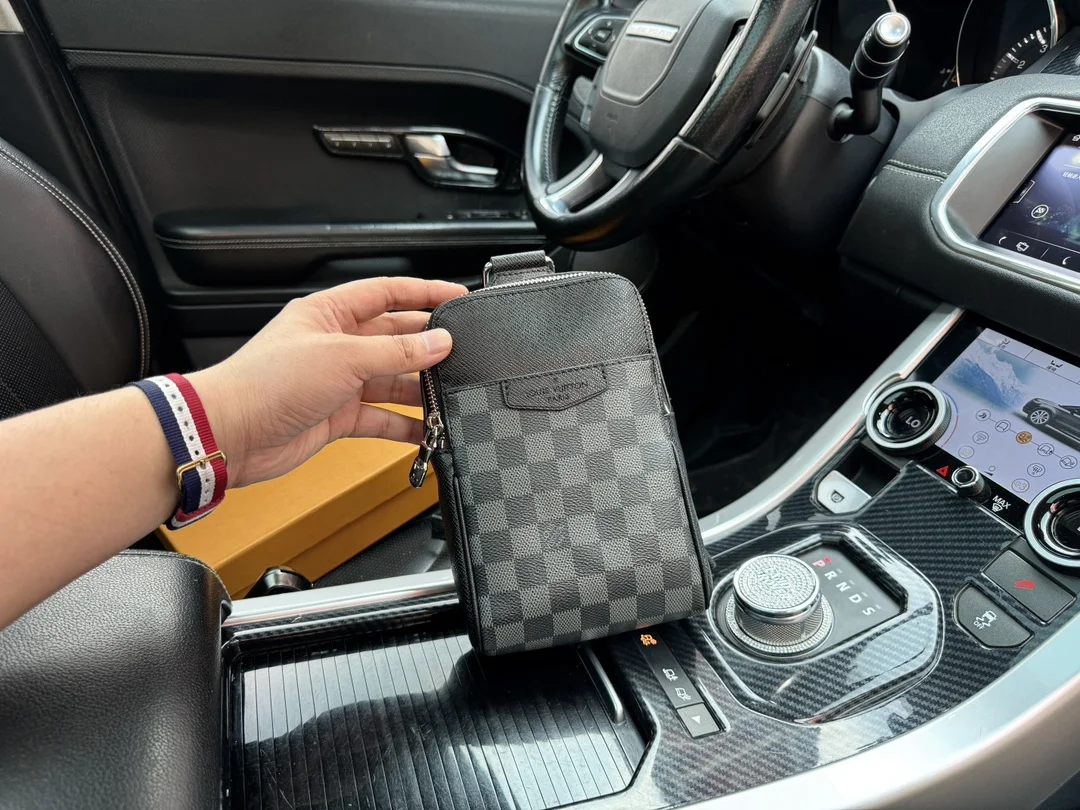 Louis Vuitton Crossbody M30741