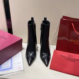 Valentino women’s boots are comfortable and versatile