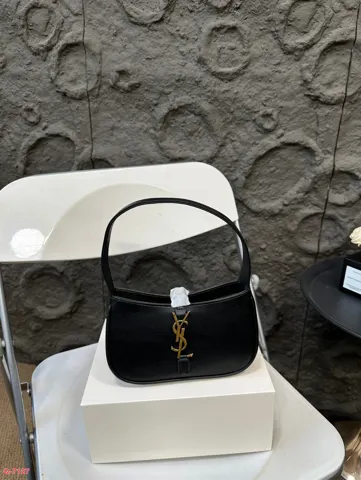 Yves Saint Laurent Hobo