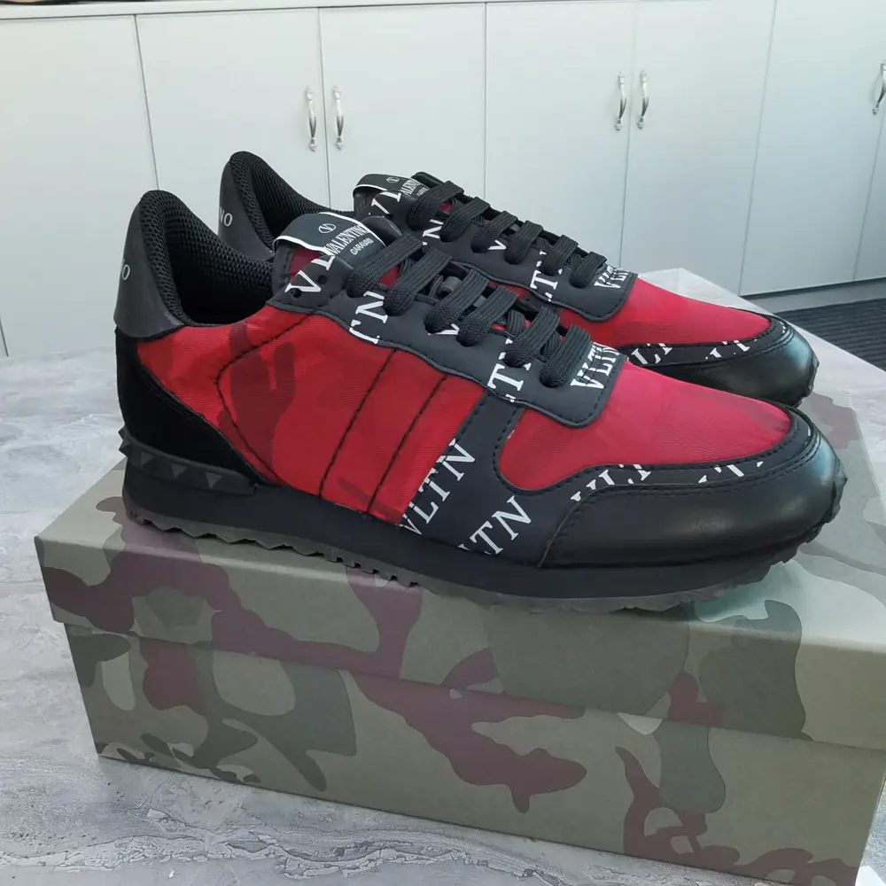 Valentino casual sports shoes
