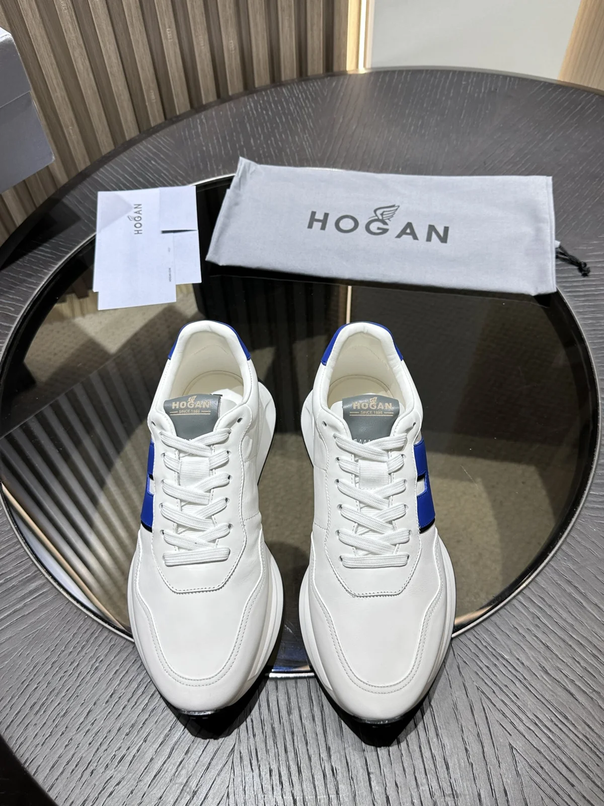 HOGAN H601 leather lace-up sneakers