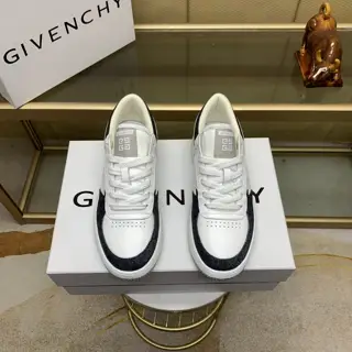 Givenchy men’s low-top jogging sneakers
