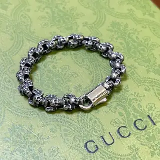 Gucci’s latest classic skull bracelet. The new bracelet is exquisite and has a top-notch