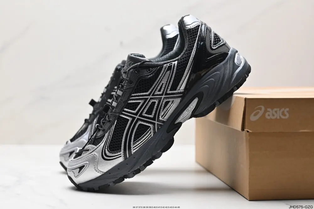 ASICS breathable mesh upper with some synthetic leather material uses the new AHAR+ rubber 1201A161-200