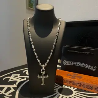 Chrome Hearts Classic Retro Cross Flower Ball Skull Necklace Cross Pendant