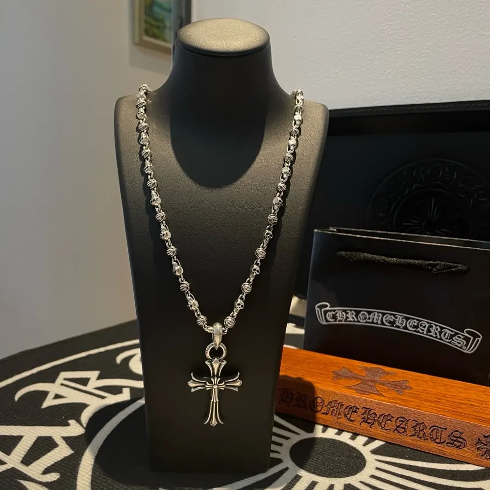 Chrome Hearts Classic Retro Cross Flower Ball Skull Necklace Cross Pendant