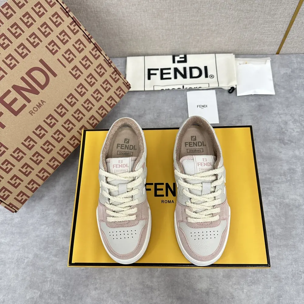 Fendi Retro Contrast Color Sneakers Fend* Match compact design sneakers with retro label on
