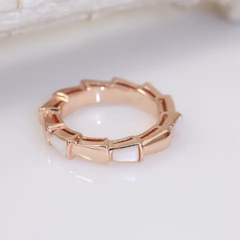 Bvlgari This ring is pavé-set with diamonds