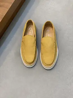 Tod’s Tod’s men’s leather loafers