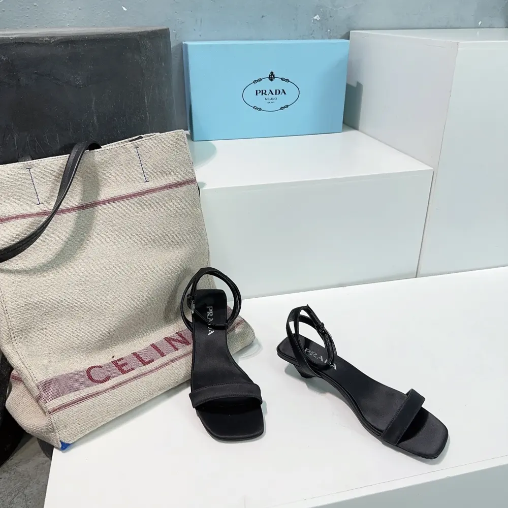 Women’s shoes